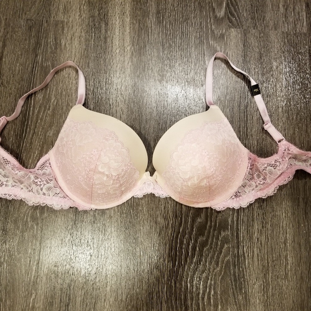 Brand New Victoria's Secret Bra 36D with Tags